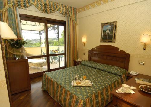 Domus Aurea Hotell 4*